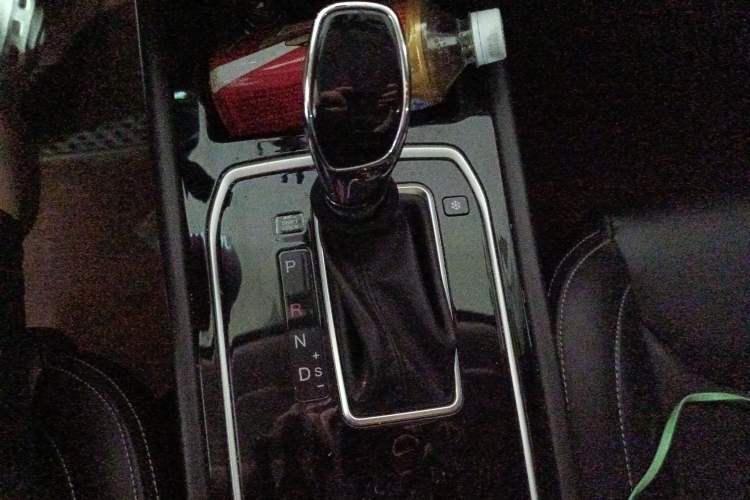 Used Dongfeng Fengon 580 2020 1.5T CVT Luxury Edition Gear Lever