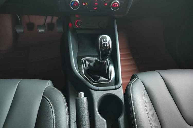 Used Dongfeng Fengon 580 2020 1.8L Manual Comfort Model Gear Lever