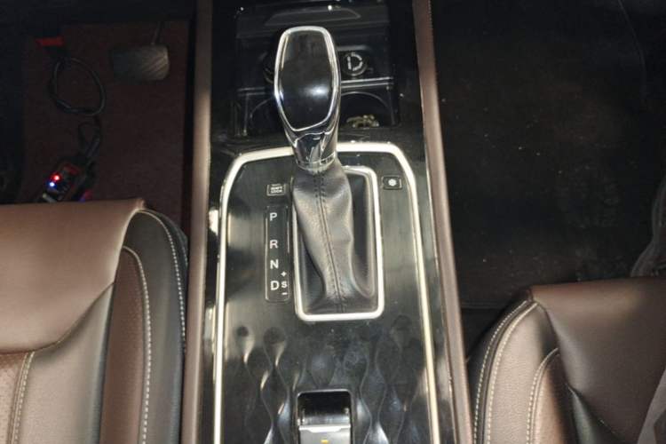 Used Dongfeng Fengon 580 2020 1.5T CVT Luxury Edition Gear Lever