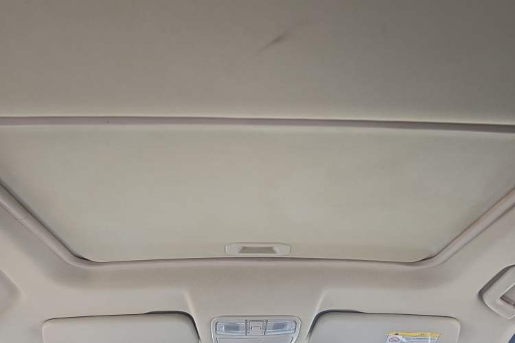 Used Dongfeng Fengon 580 2020 1.5T Manual Luxury Version Headliner