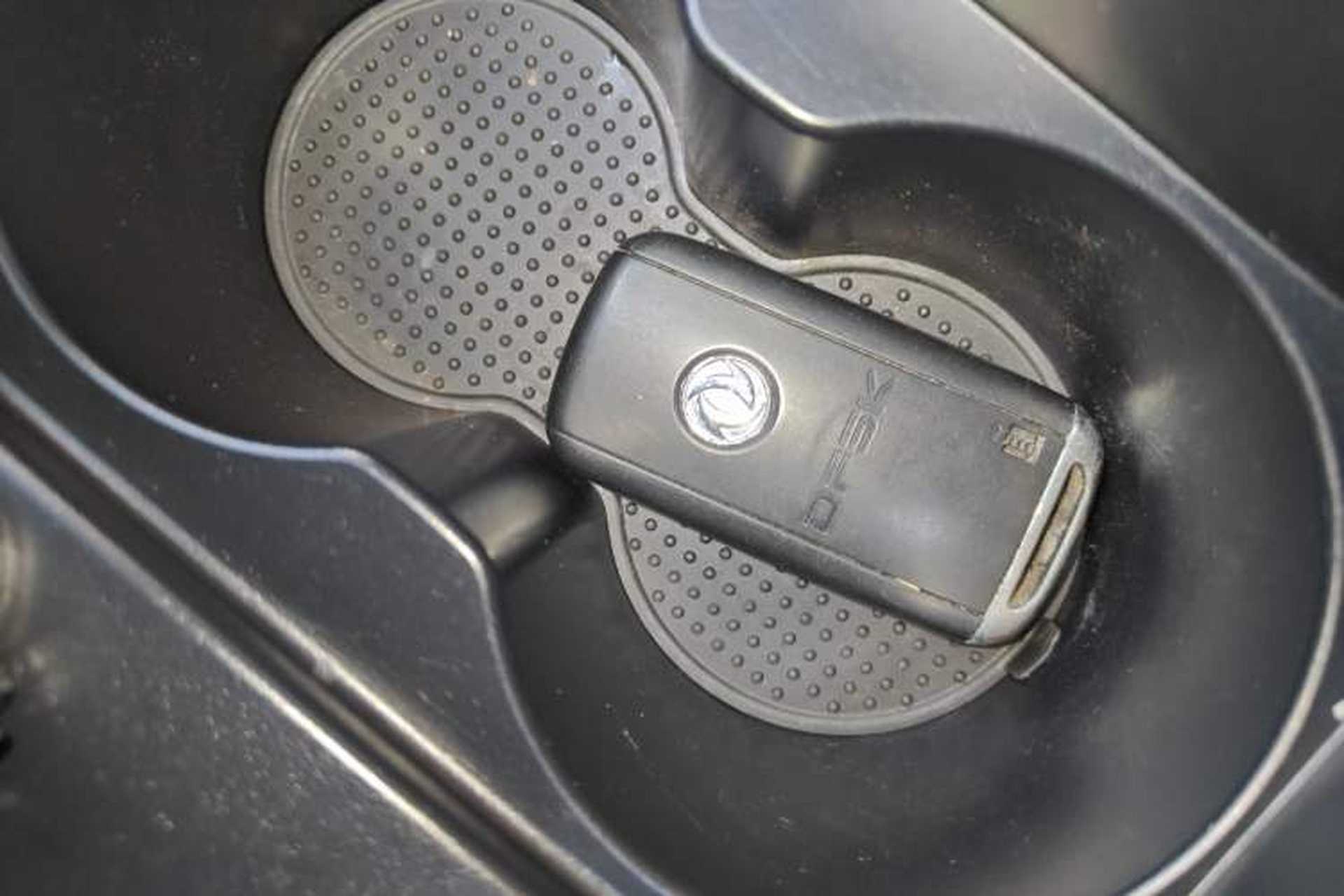 Used Dongfeng Fengon 580 2020 1.5T Manual Luxury Version Interior 1