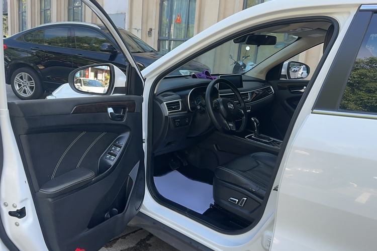 Used Dongfeng Fengon 580 2020 1.5T CVT Luxury Edition Interior 2