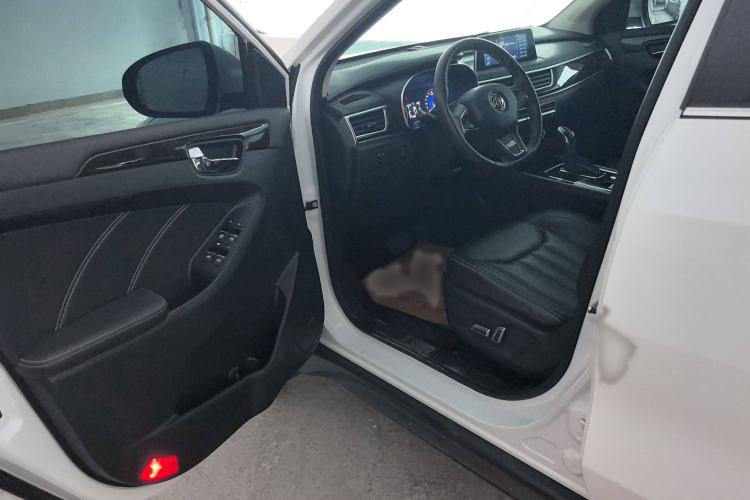 Used Dongfeng Fengon 580 2020 1.5T CVT Luxury Edition Interior 2