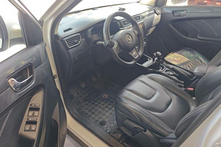 Used Dongfeng Fengon 580 2020 1.8L Manual Comfort Model Interior 2