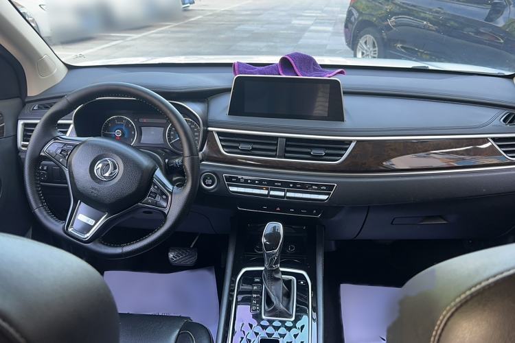 Used Dongfeng Fengon 580 2020 1.5T CVT Luxury Edition Interior 3