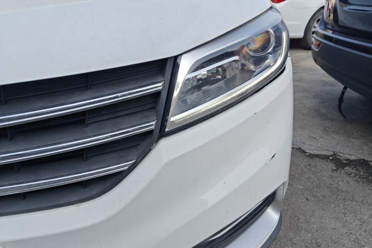 Used Dongfeng Fengon 580 2020 1.5T Manual Luxury Version Left Front Headlight