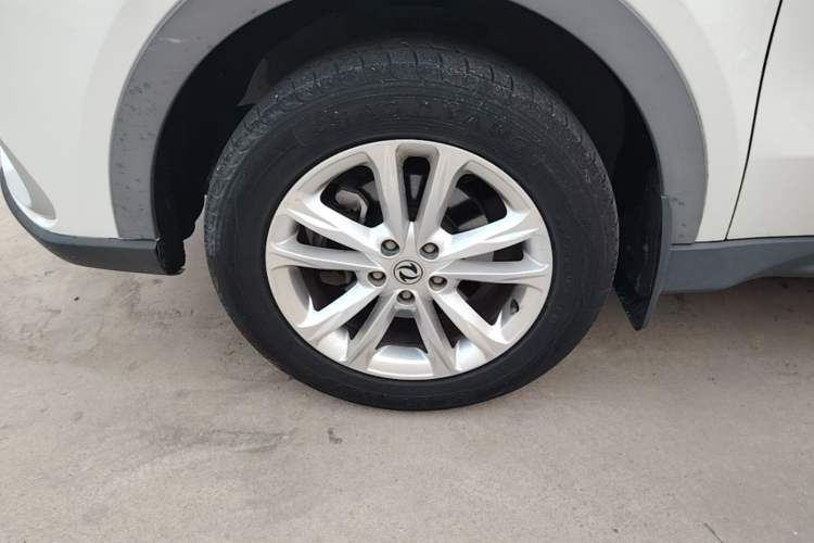 Used Dongfeng Fengon 580 2020 1.8L Manual Comfort Model Left Front Wheel Hub