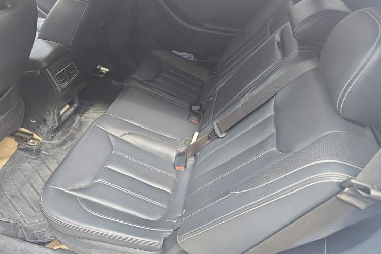 Used Dongfeng Fengon 580 2020 1.5T Manual Luxury Version Left Rear Seat