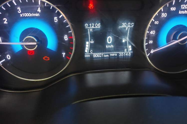 Used Dongfeng Fengon 580 2020 1.5T Manual Luxury Version Odometer Close Up