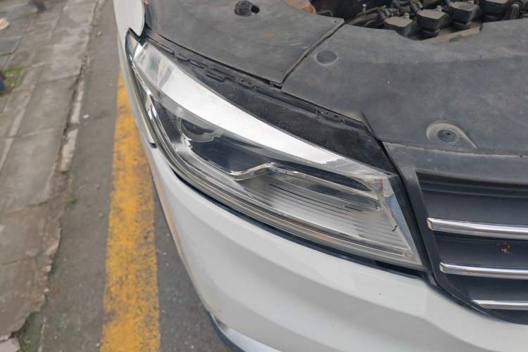 Used Dongfeng Fengon 580 2020 1.5T CVT Luxury Edition Right Front Headlight