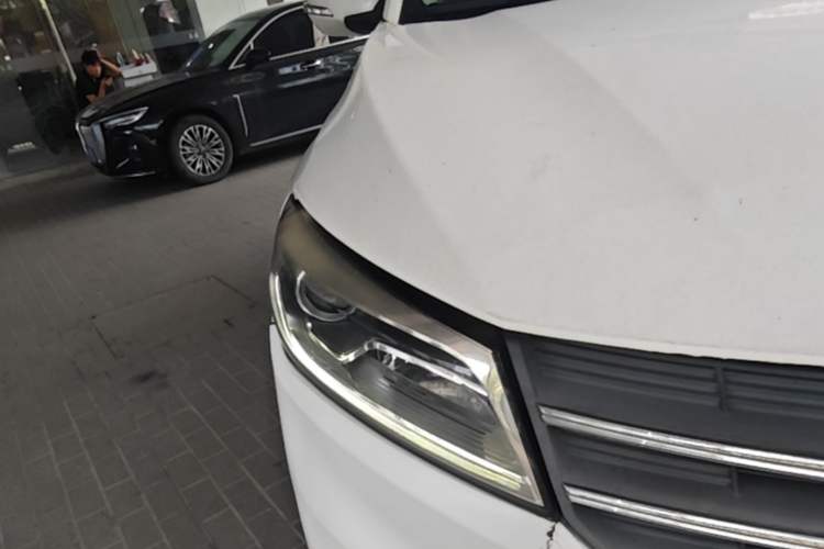 Used Dongfeng Fengon 580 2020 1.5T Manual Luxury Version Right Front Headlight