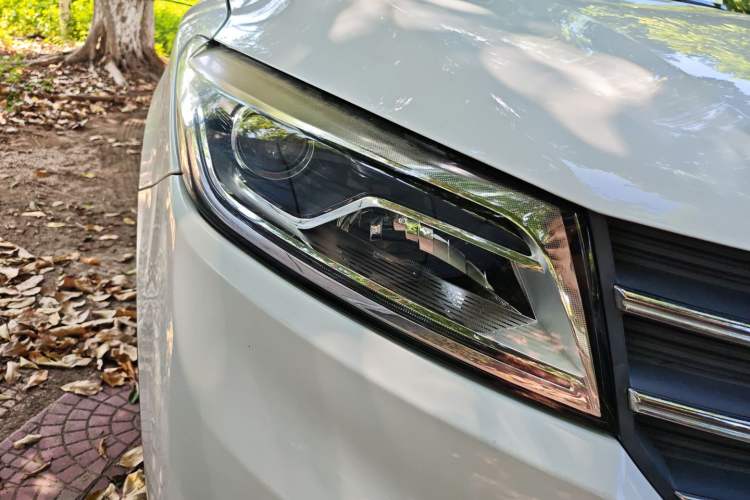 Used Dongfeng Fengon 580 2020 1.5T Manual Luxury Version Right Front Headlight