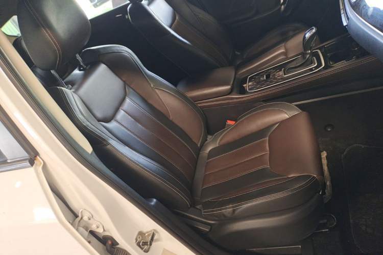 Used Dongfeng Fengon 580 2020 1.5T CVT Luxury Edition Right Front Seat