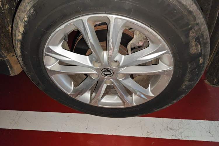 Used Dongfeng Fengon 580 2020 1.8L Manual Comfort Model Right Front Wheel Hub