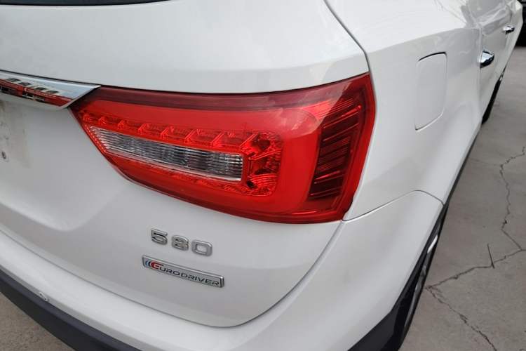 Used Dongfeng Fengon 580 2020 1.8L Manual Comfort Model Right Rear Taillight