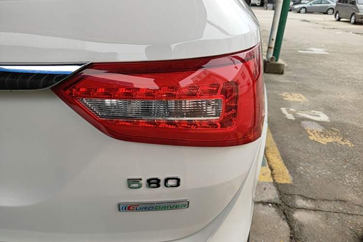Used Dongfeng Fengon 580 2020 1.8L Manual Comfort Model Right Rear Taillight