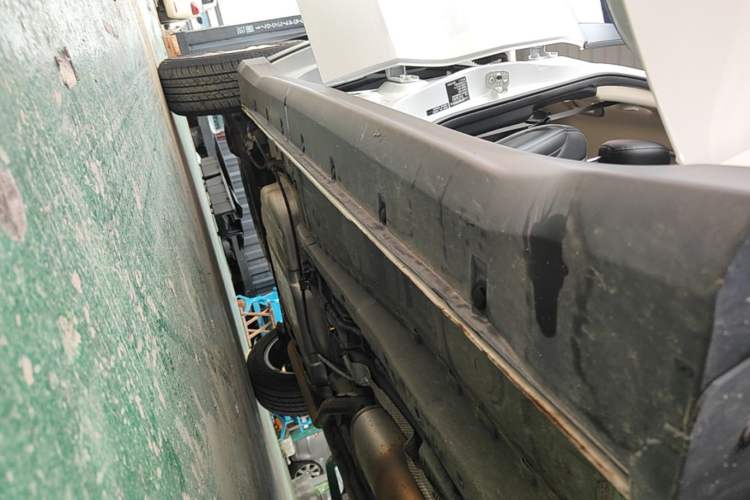 Used Dongfeng Fengon 580 2020 1.8L Manual Comfort Model Right Side Sill