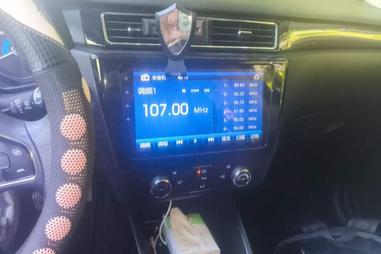 Used Dongfeng Fengon 580 2021 Revised ☆ Star Edition 1.8L Manual Elite Version Audio And AC Panel