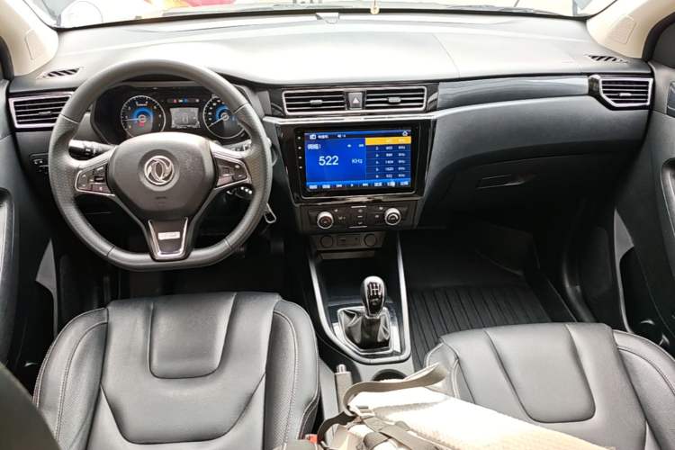Used Dongfeng Fengon 580 2021 Revised ☆ Star Edition 1.8L Manual Elite Version Center Console