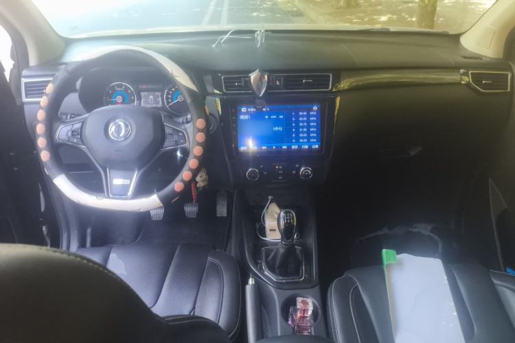 Used Dongfeng Fengon 580 2021 Revised ☆ Star Edition 1.8L Manual Elite Version Center Console