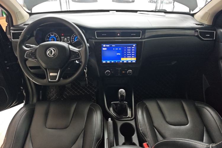 Used Dongfeng Fengon 580 2021 Revised ☆ Star Edition 1.8L Manual Elite Version Center Console