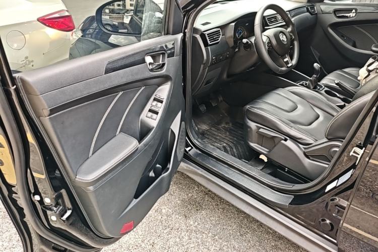 Used Dongfeng Fengon 580 2021 Revised ☆ Star Edition 1.8L Manual Elite Version Driver Seat