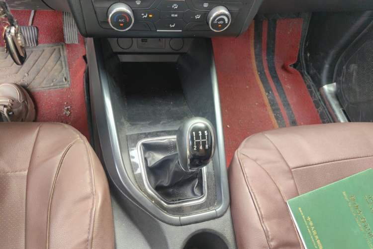 Used Dongfeng Fengon 580 2021 ☆ Star Edition 1.8L Manual Elite Version Gear Lever