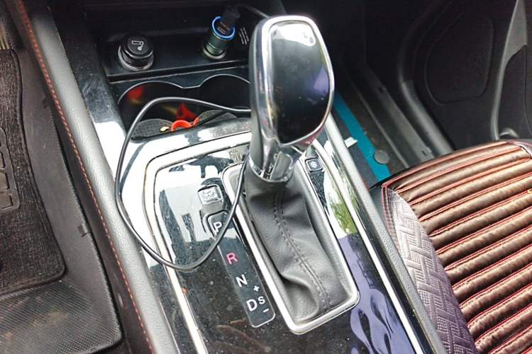 Used Dongfeng Fengon 580 2021 Revised ☆ Star Edition 1.5T Automatic Luxury Version Gear Lever