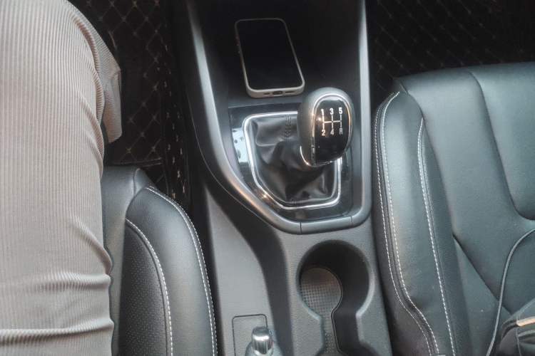 Used Dongfeng Fengon 580 2021 Revised ☆ Star Edition 1.8L Manual Elite Version Gear Lever