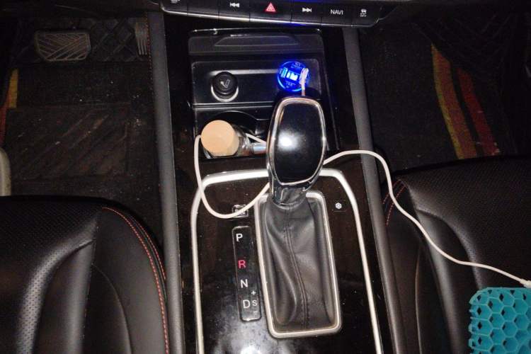 Used Dongfeng Fengon 580 2021 Revised ☆ Star Edition 1.5T Automatic Luxury Version Gear Lever
