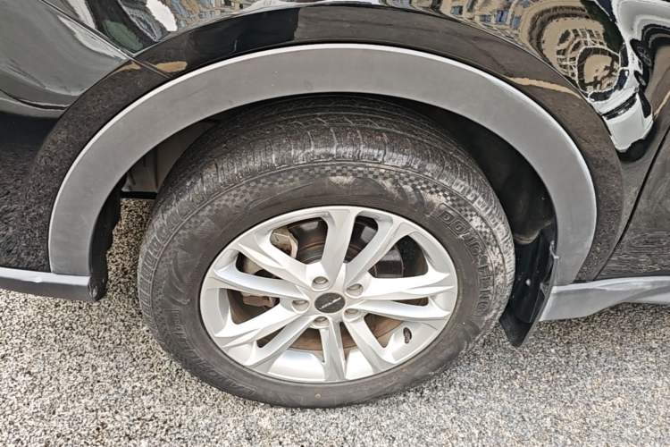 Used Dongfeng Fengon 580 2021 Revised ☆ Star Edition 1.8L Manual Elite Version Left Front Wheel Hub