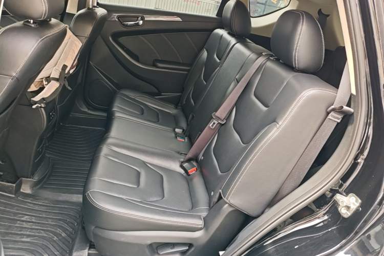 Used Dongfeng Fengon 580 2021 Revised ☆ Star Edition 1.8L Manual Elite Version Left Rear Seat