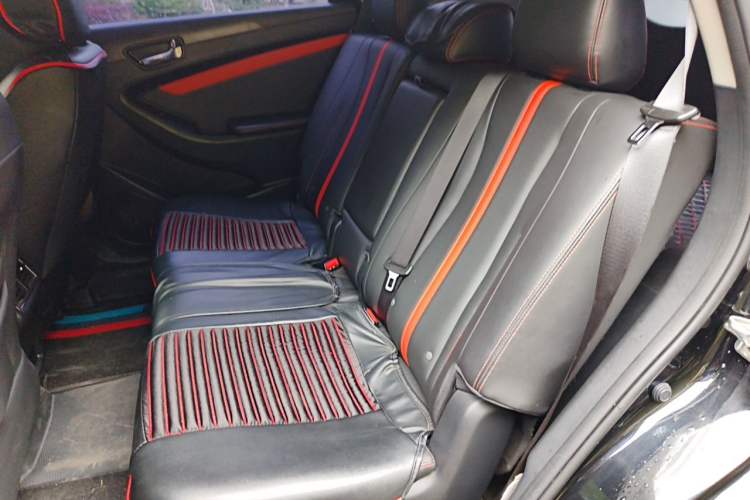 Used Dongfeng Fengon 580 2021 Revised ☆ Star Edition 1.5T Automatic Luxury Version Left Rear Seat