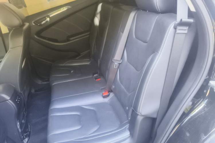 Used Dongfeng Fengon 580 2021 Revised ☆ Star Edition 1.8L Manual Elite Version Left Rear Seat