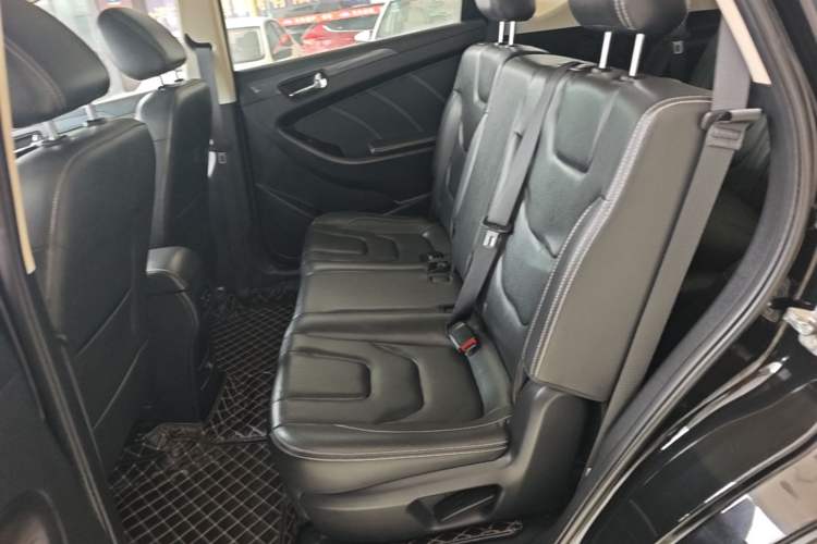 Used Dongfeng Fengon 580 2021 Revised ☆ Star Edition 1.8L Manual Elite Version Left Rear Seat