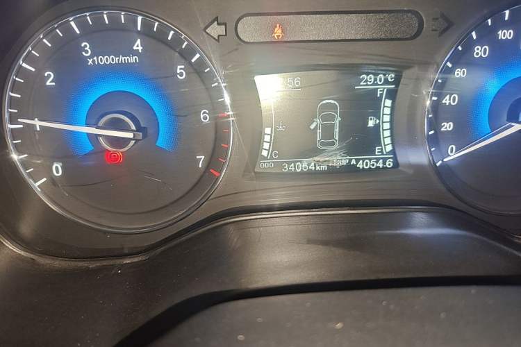 Used Dongfeng Fengon 580 2021 Revised ☆ Star Edition 1.5T Manual Luxury Version Odometer Close Up