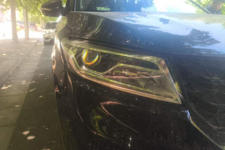 Used Dongfeng Fengon 580 2021 Revised ☆ Star Edition 1.8L Manual Elite Version Right Front Headlight