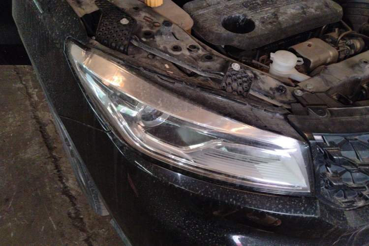 Used Dongfeng Fengon 580 2021 Revised ☆ Star Edition 1.5T Automatic Luxury Version Right Front Headlight