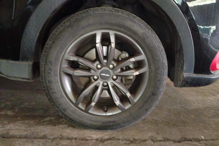 Used Dongfeng Fengon 580 2021 Revised ☆ Star Edition 1.5T Automatic Luxury Version Right Front Wheel Hub