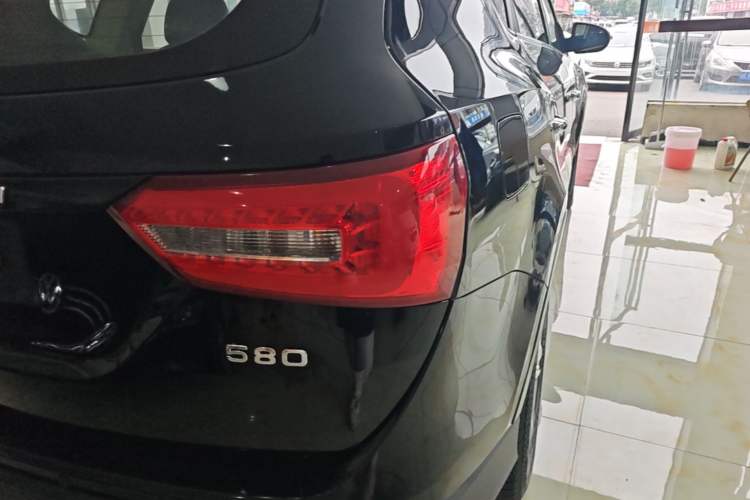 Used Dongfeng Fengon 580 2021 Revised ☆ Star Edition 1.8L Manual Elite Version Right Rear Taillight