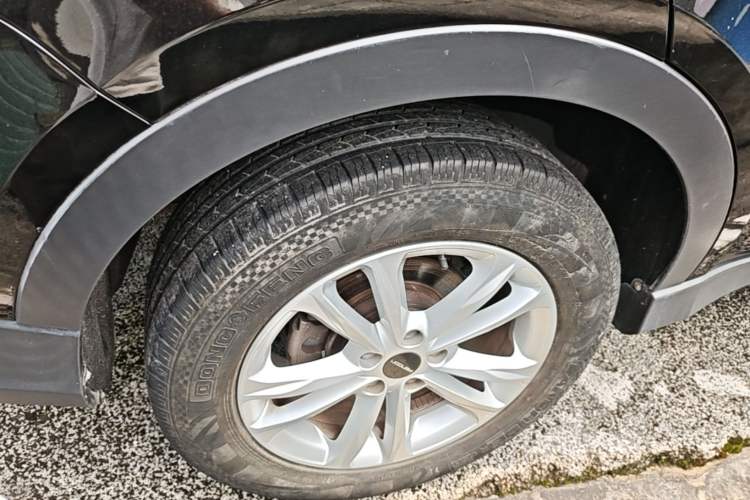 Used Dongfeng Fengon 580 2021 Revised ☆ Star Edition 1.8L Manual Elite Version Right Rear Wheel Hub