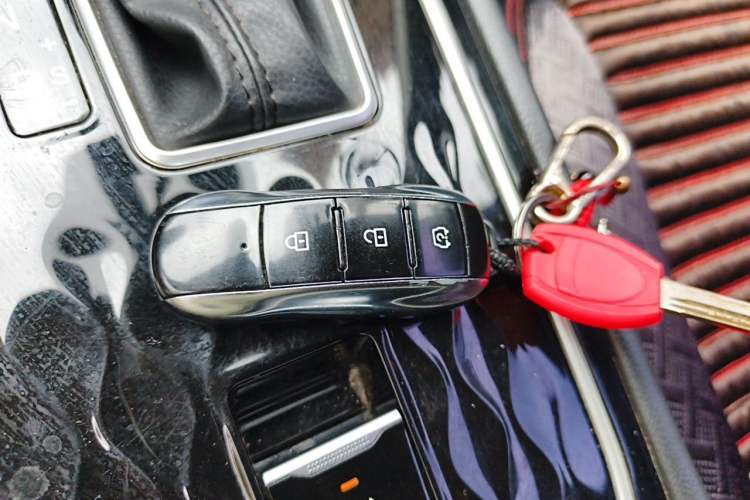 Used Dongfeng Fengon 580 2021 Revised ☆ Star Edition 1.5T Automatic Luxury Version Vehicle Key