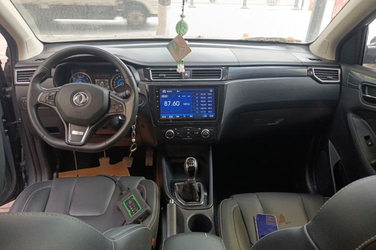 Used Dongfeng Fengon 580 2021 Revised ☆ Star Edition 1.8L Manual Elite Version Center Console