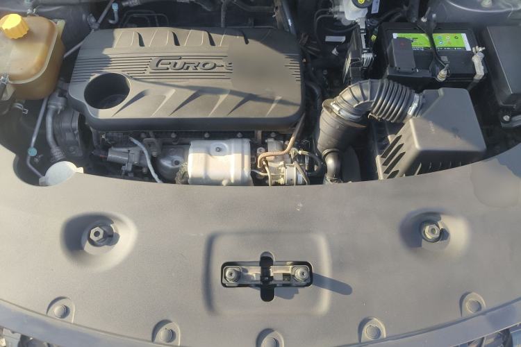 Used Dongfeng Fengon 580 2021 Revised ☆ Star Edition 1.5T Automatic Luxury Version Engine Bay