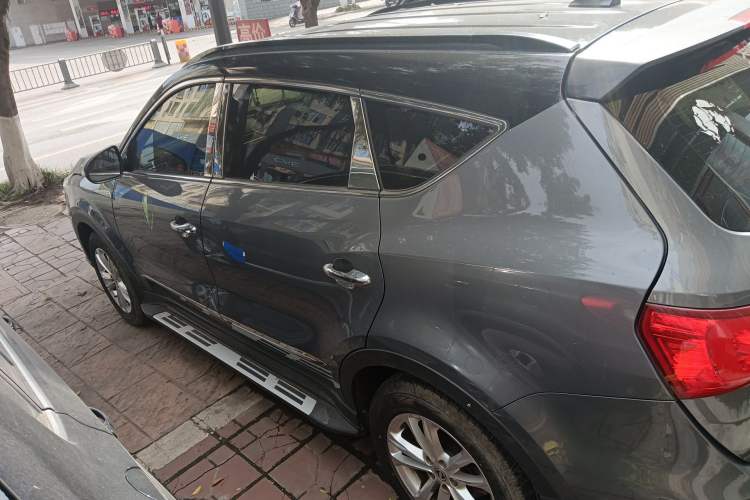 Used Dongfeng Fengon 580 2021 Revised ☆ Star Edition 1.8L Manual Elite Version Exterior 2