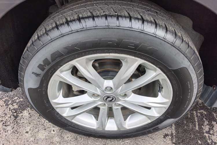 Used Dongfeng Fengon 580 2021 Revised ☆ Star Edition 1.8L Manual Elite Version Exterior 3