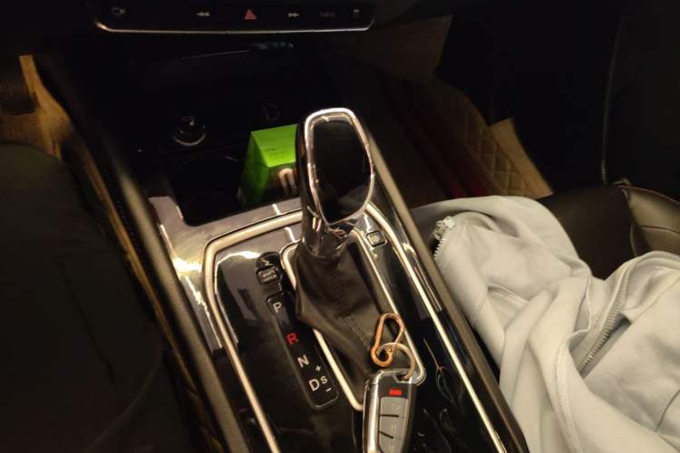 Used Dongfeng Fengon 580 2021 ☆ Star Edition 1.5T Automatic Luxury Version Gear Lever