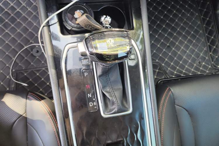 Used Dongfeng Fengon 580 2021 ☆ Star Edition 1.5T Automatic Luxury Version Gear Lever