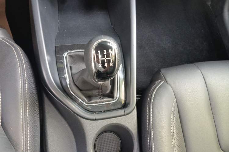 Used Dongfeng Fengon 580 2021 Revised ☆ Star Edition 1.8L Manual Elite Version Gear Lever