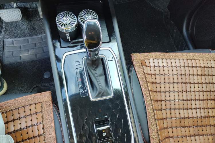 Used Dongfeng Fengon 580 2021 ☆ Star Edition 1.5T Automatic Luxury Version Gear Lever